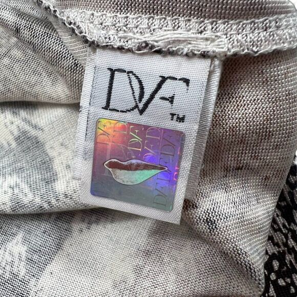 Diane Von Furstenberg Sigourney Wrap Dress 100% Silk Animal Print Size 4 - Picture 6 of 9